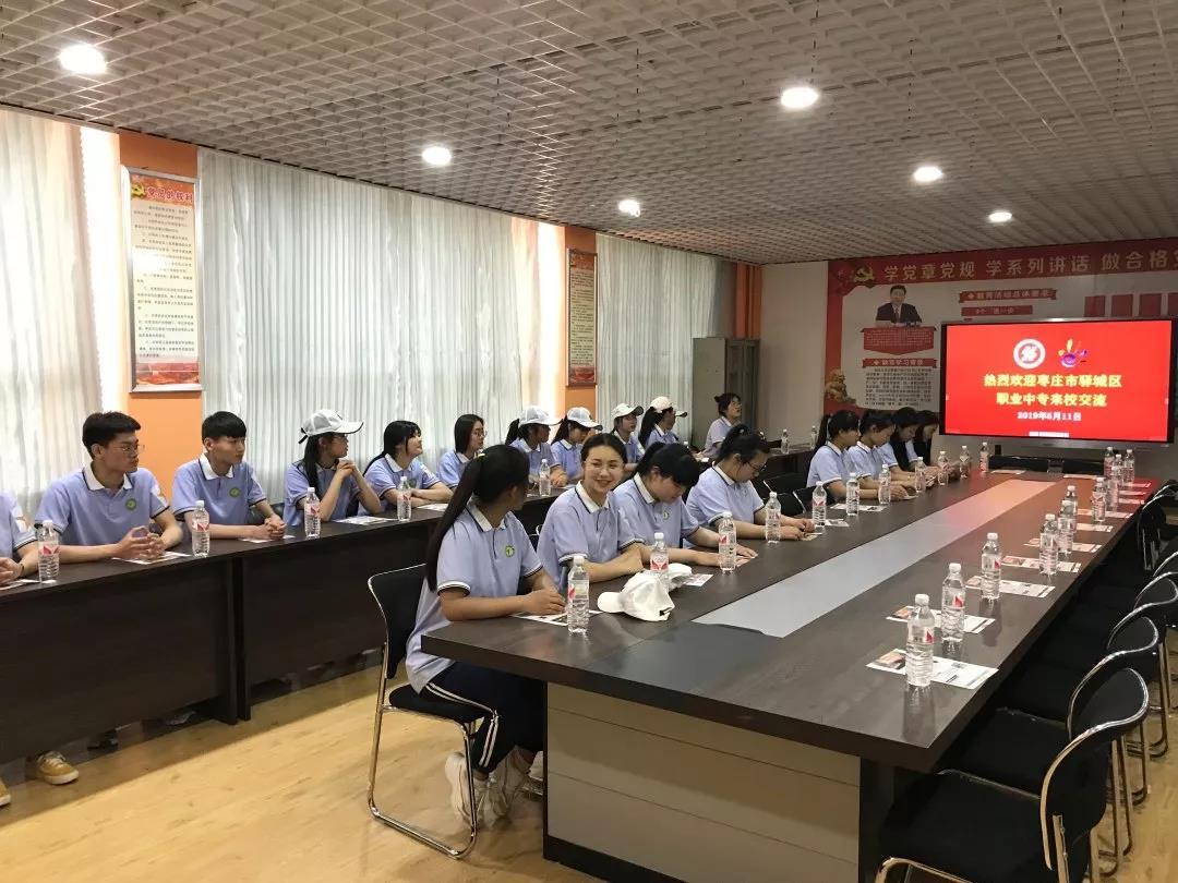 齐鲁晚报讯：山东轻工职业学院开展职教周校园开放日活动