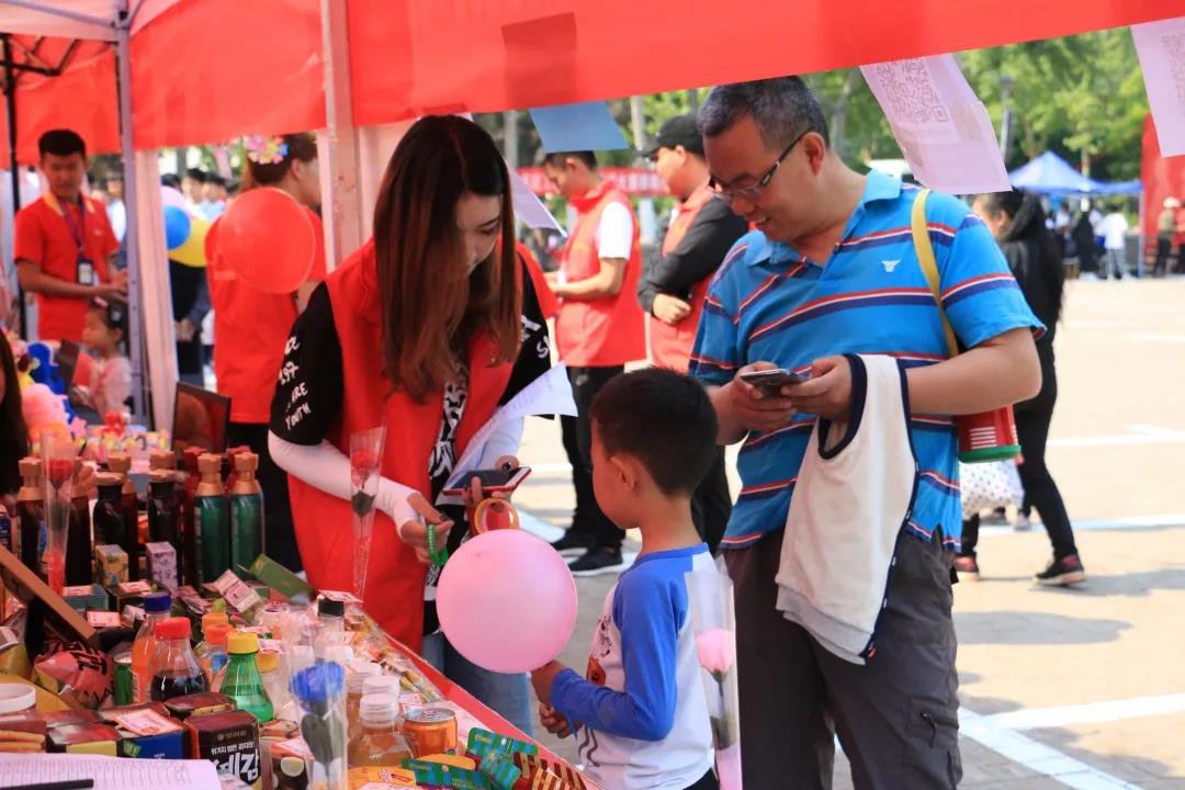 齐鲁晚报讯:山东轻工职业学院开展职教周校园开放日活动